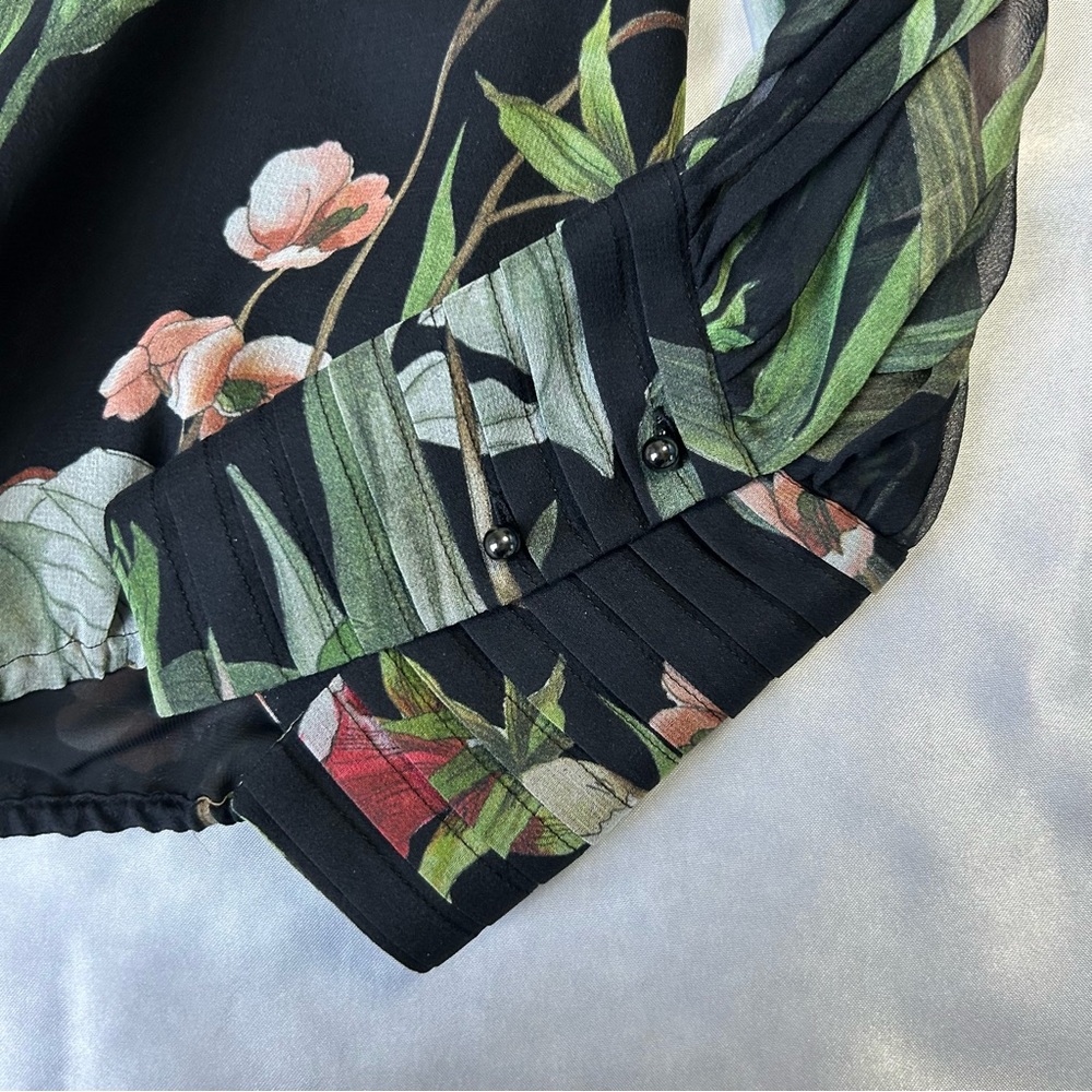 Elie Tahari Laya Floral-Print Silk Blouse - Picture 5 of 9